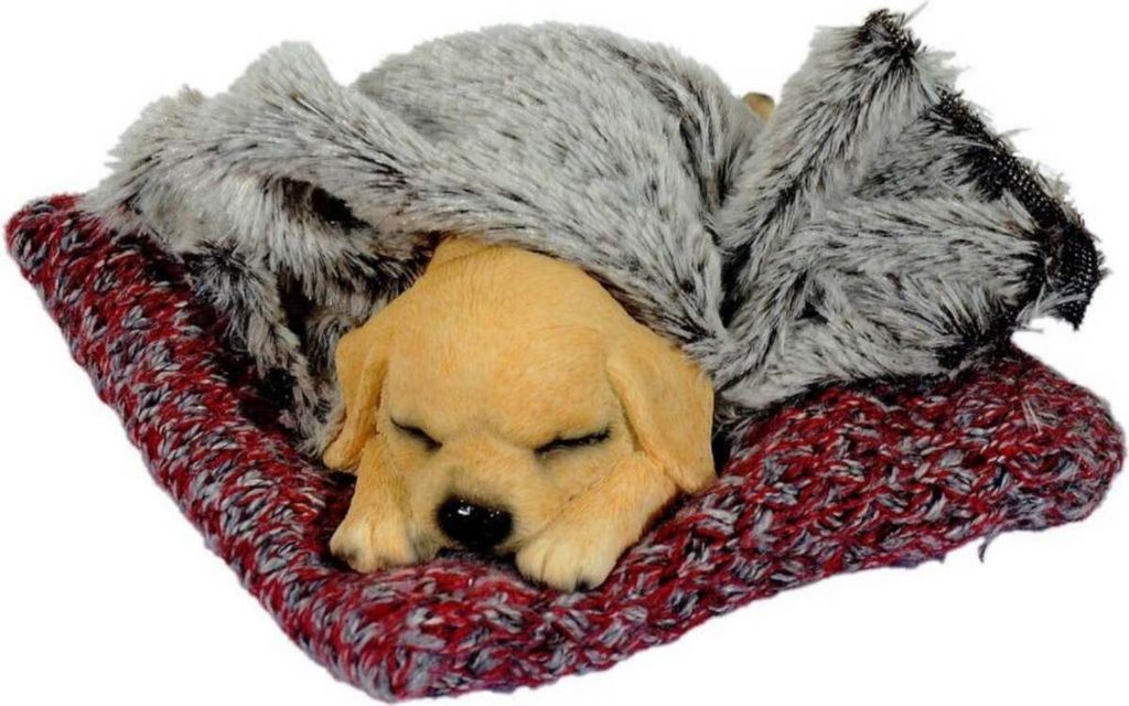 Dekofigur Hund auf Decke zugedeckt