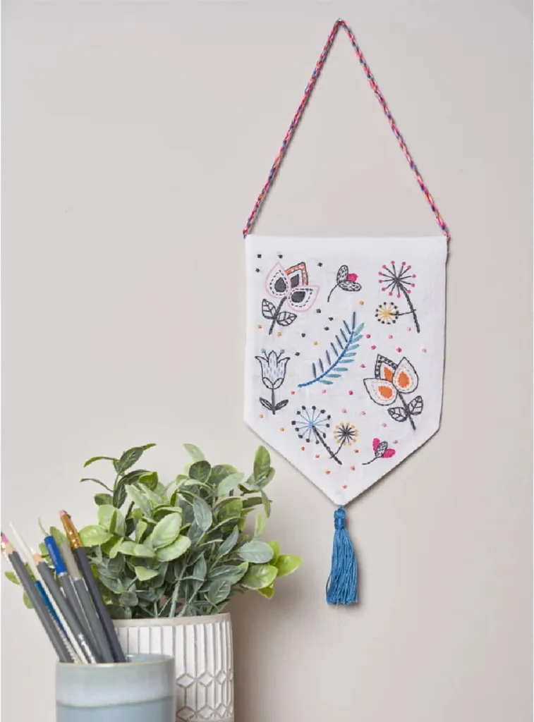 Loisir Créatif Broderie : Kit Bannières Fleurs en Lin Anchor - 20x15cm