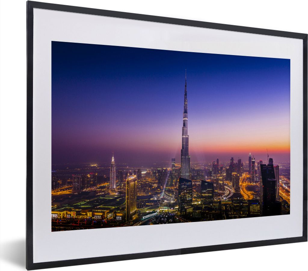 MuchoWow MuchoWow Gerahmtes Poster Ein ganz besonderer Himmel in der Abenddämmerung über dem Burj Khalifa in Dubai 40x30 cm - Poster mit zchw...