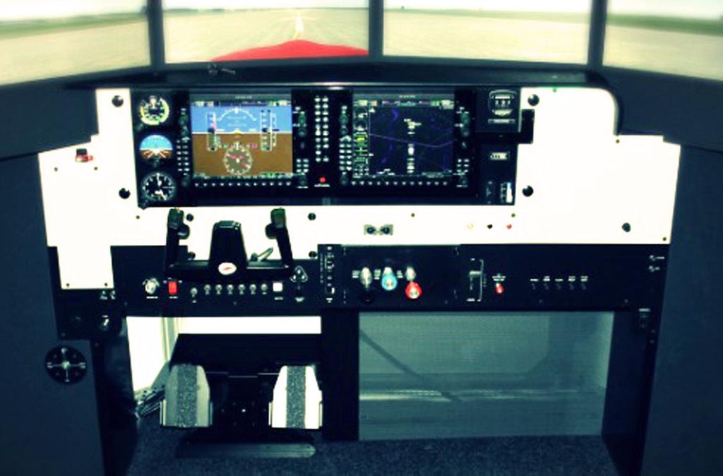 mydays Flugsimulator Cessna 182 in Dortmund; Erlebnis verschenken oder selbst erleben; Gutschein für 1 Person(en)