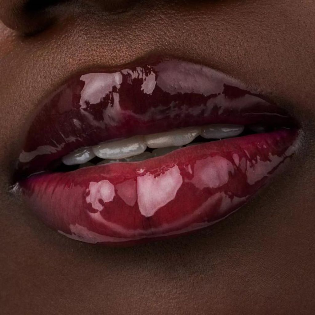 CATRICE Glossin Glow Tinted Lip Oil, Rot, Drama Mama, Produktbild 