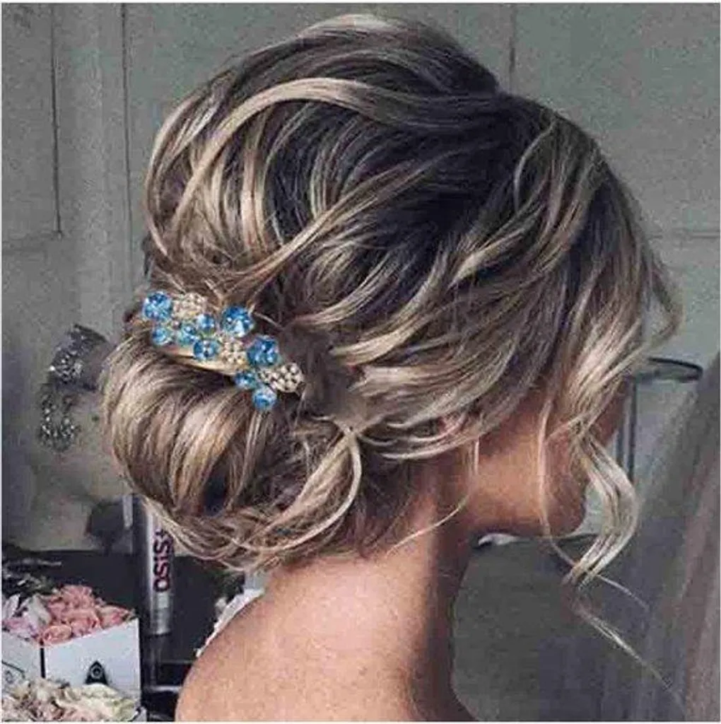 Barrette rétro bleue pour coiffure facile au quotidien style vintage