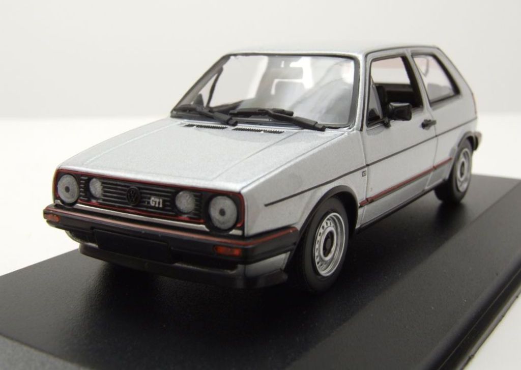 Maxichamps 940054126 VW Golf 2 GTI 16V 2-Türer 1985 silber Produktbild 