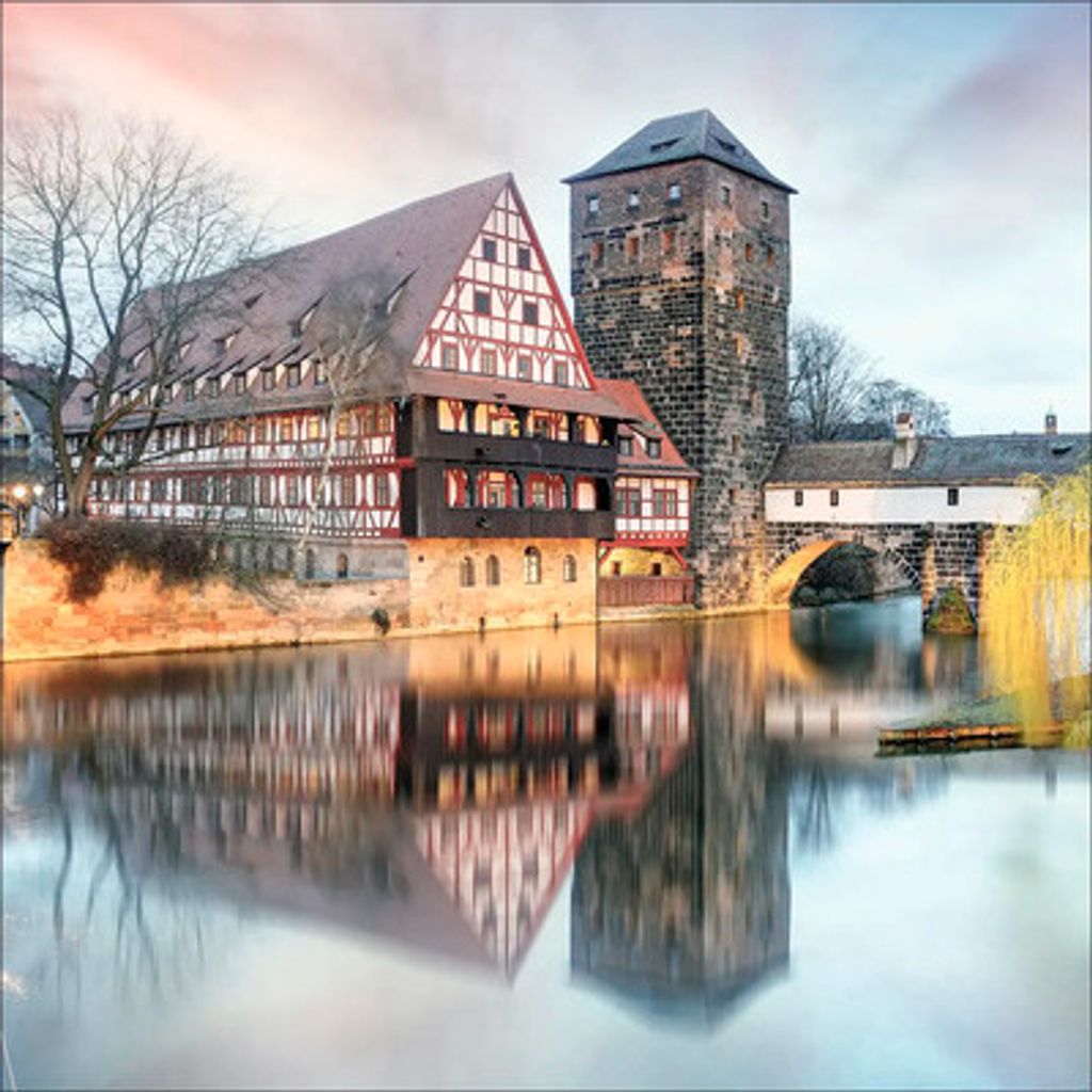 Glasbild Nürnberg Fachwerkhaus 50x50 cm