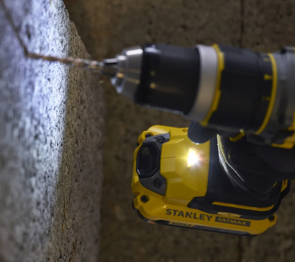 Perceuse visseuse 18V Brushless V20 Stanley Fatmax à percussion 2.0Ah - 20