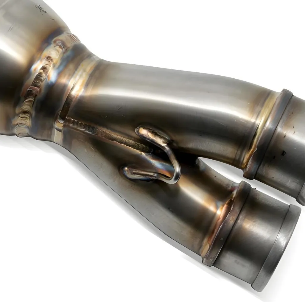 Raccord d'échappement moto LeoVince pour Kawasaki Z650 et Ninja 650