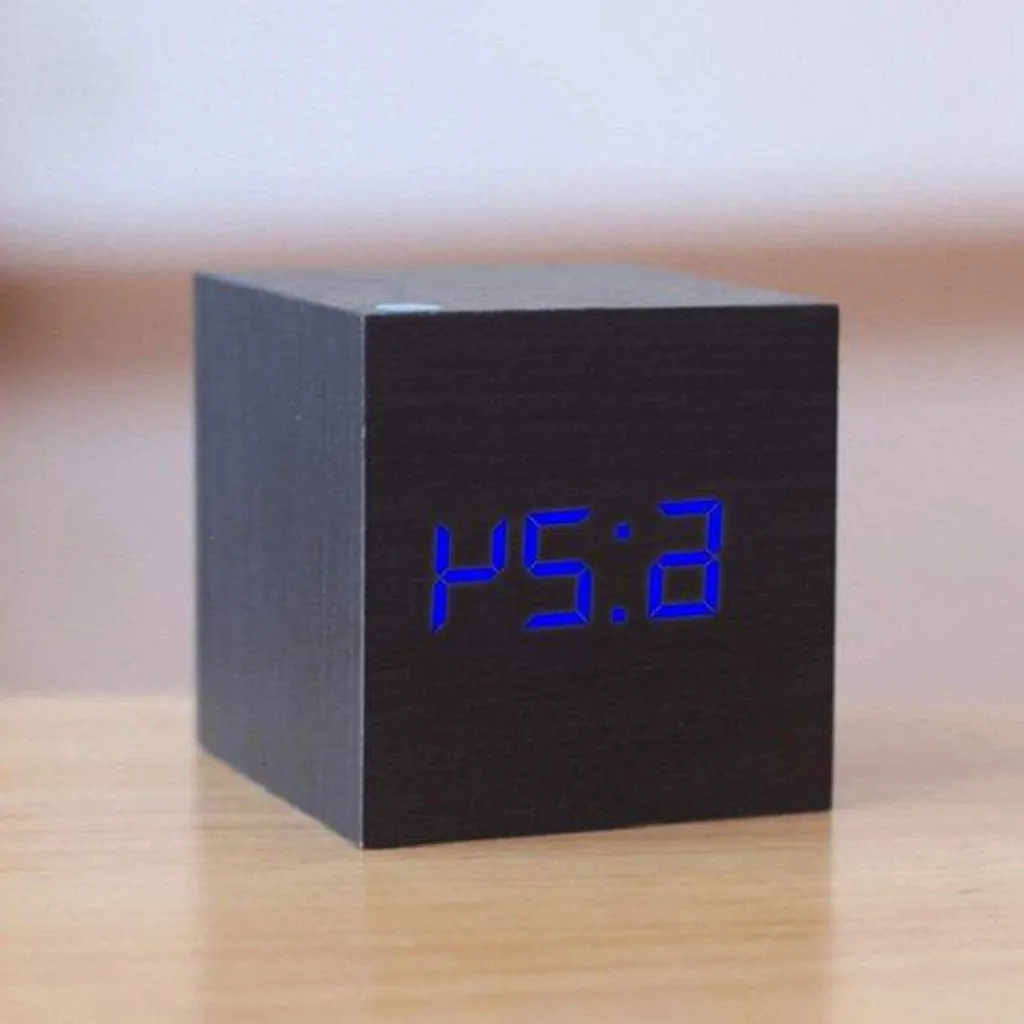 Horloge digitale en bois avec affichage LED et capteur de son vocal