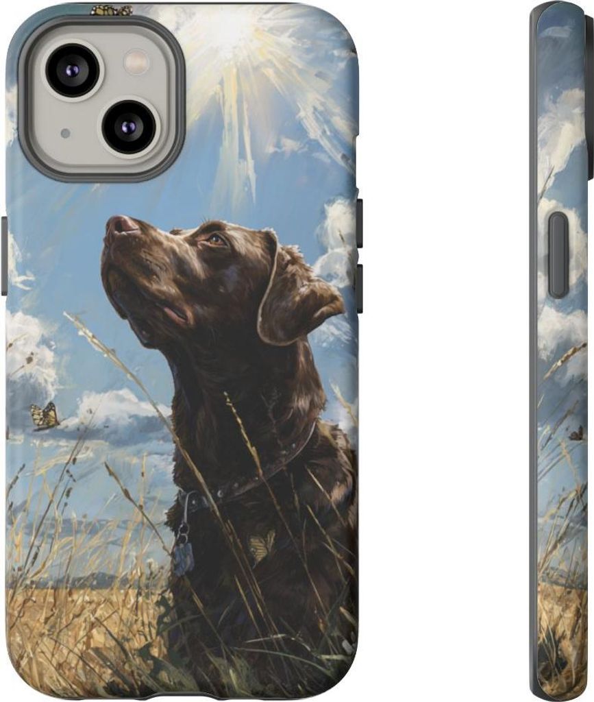 Schokoladenbrauner Labrador mit Schmetterlingen im Feld – Hülle Kompatibel mit iPhone 14