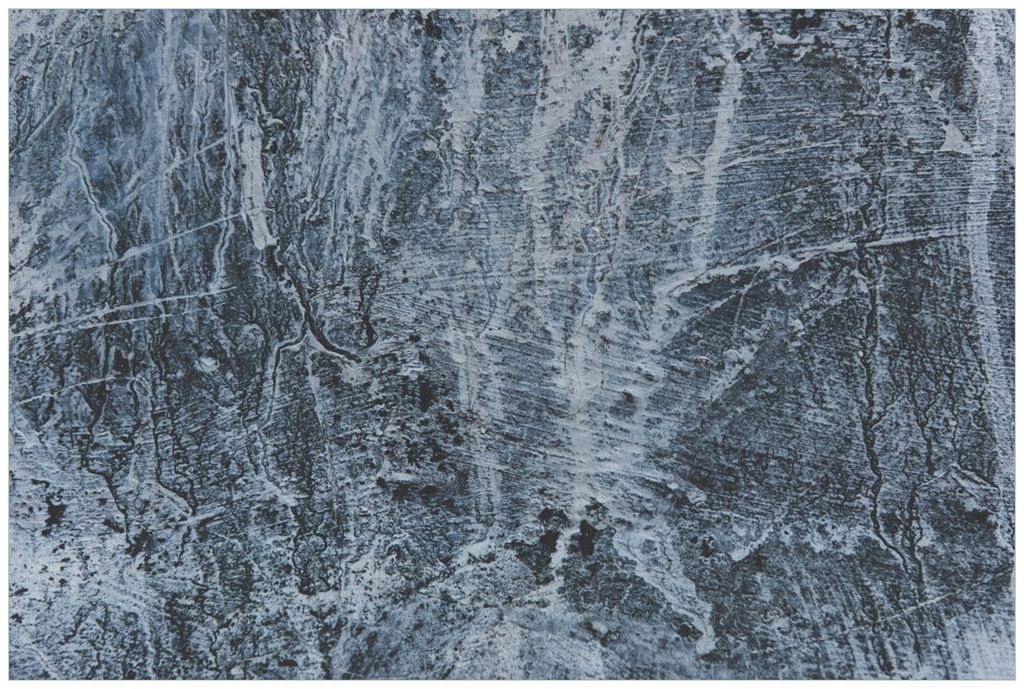 Wallario Wandbild aus Acryl, 90 x 60 cm, freischwebende Optik - Alte graue Steinwand