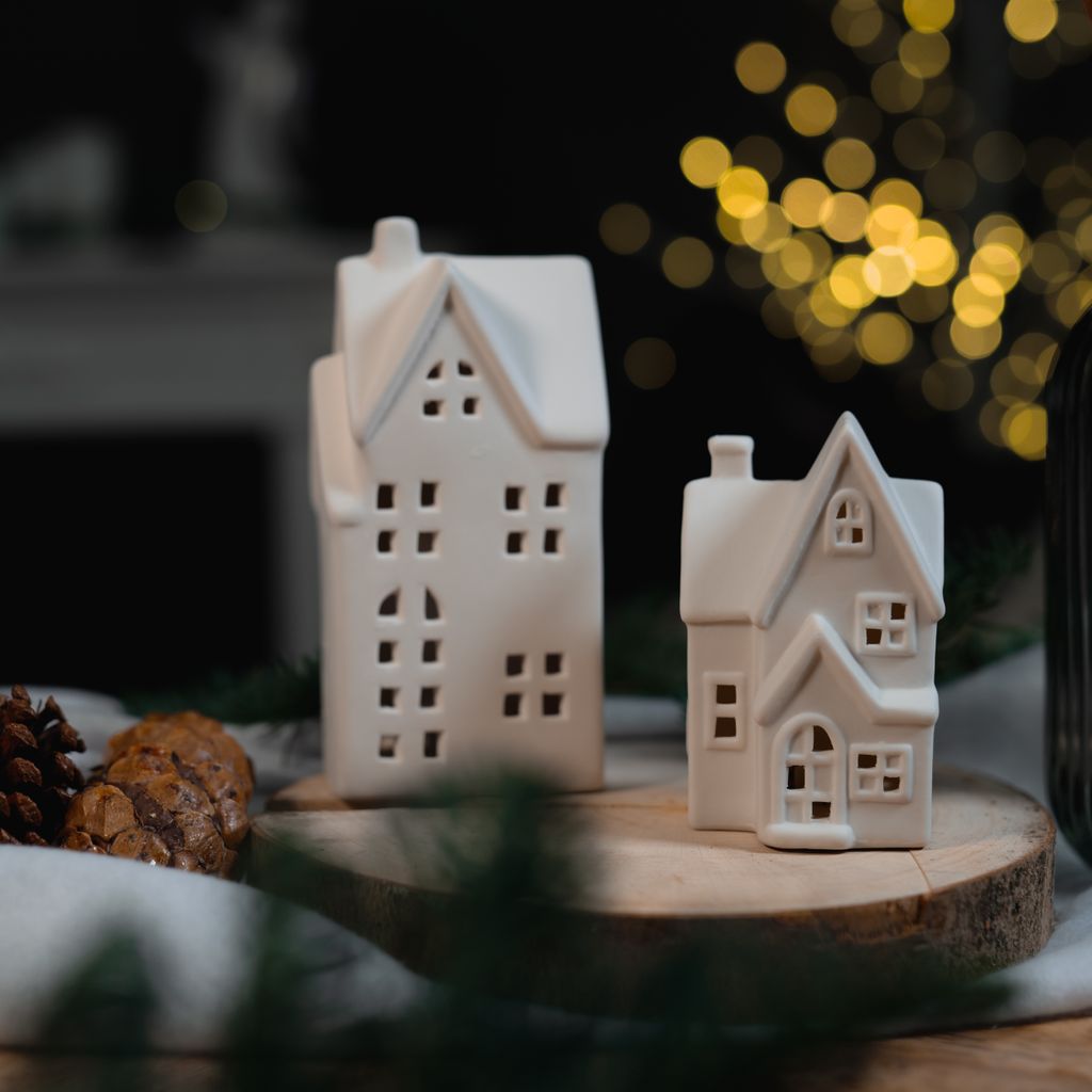Keramik LED Haus - weiß matt - 7 x 11,5 x 7 cm - Lichthaus Produktbild 