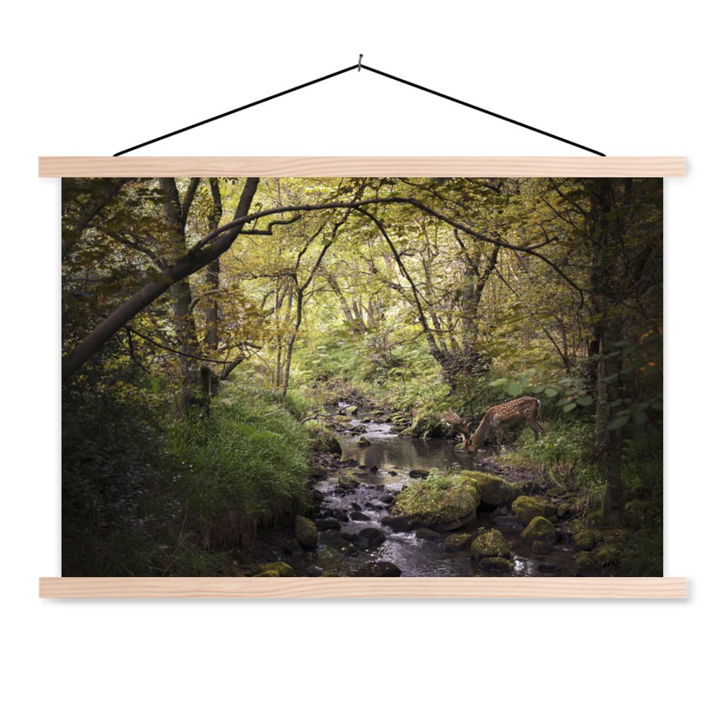 MuchoWow Textilposter Hirsch - Baum - Wald 60x40 cm mit holzfarbenen Rahmen - Bilder