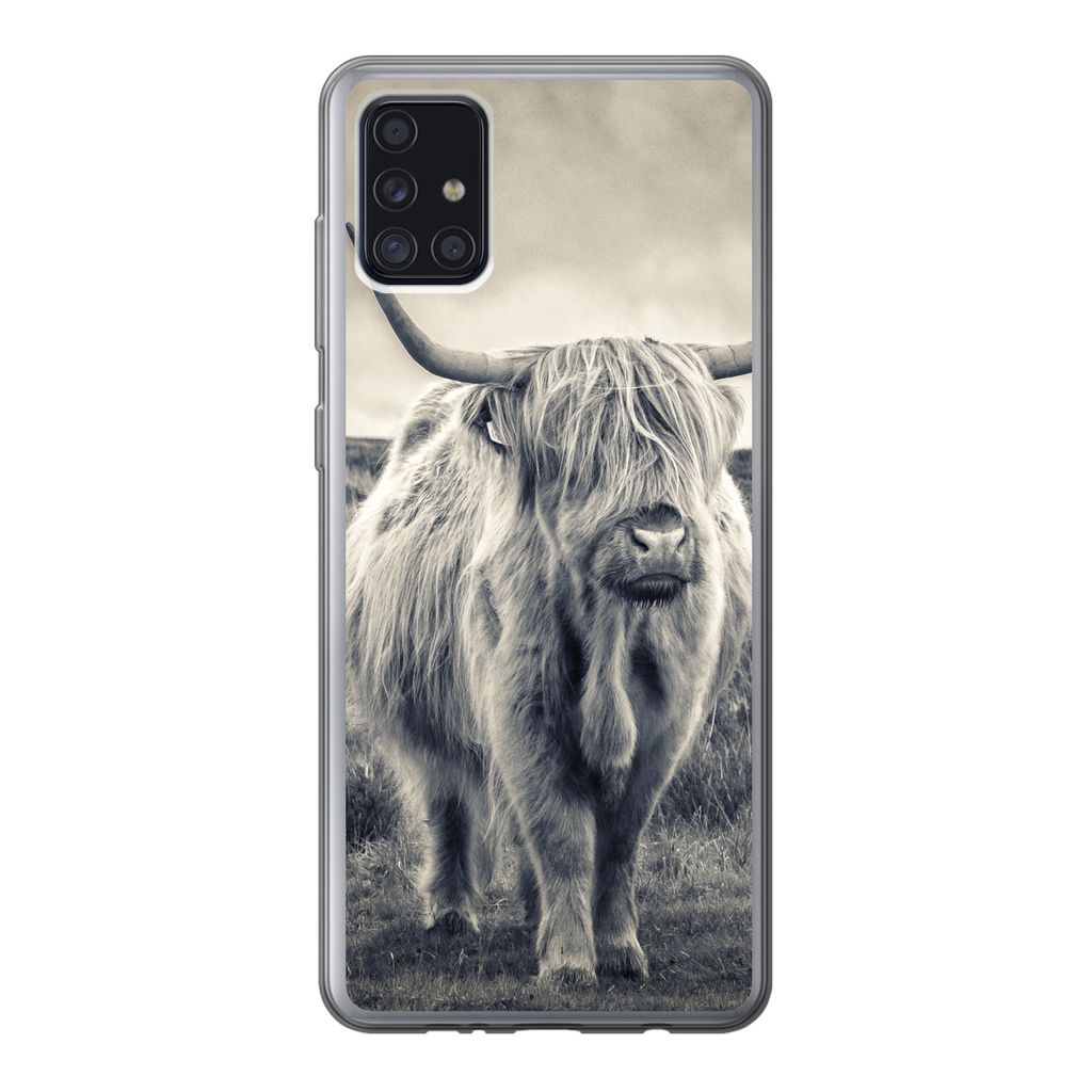 MuchoWow Handyhülle Schutzhülle Hülle für Samsung Galaxy A52 5G Schottischer Hochländer - Tiere - Wolken - Kuh - Natur Silikon Softcase Hand...