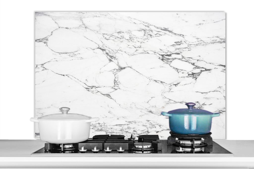 KitchenYeah Spritzschutz Küche - Küchenrückwand - Wandschutz für Herd und Spüle - Schwarze Muster durch weißen Marmor 100x65 - Alu-Dibond ...
