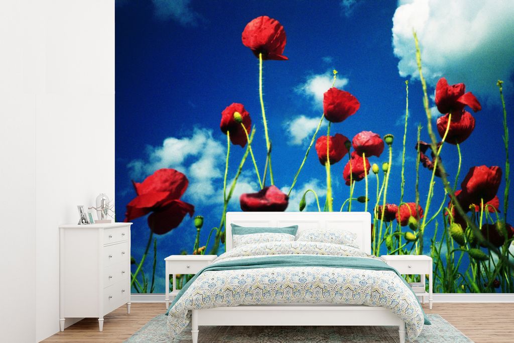 MuchoWow Fototapete für Wohnzimmer oder Schlafzimmer Wandtapete Vinyl Motivtapete Mohnblumen für einen blauen Himmel - 330x240 cm - Vinyltapete