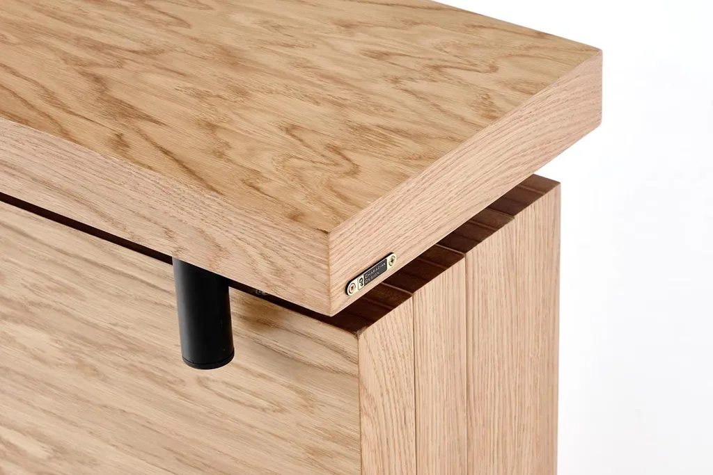Optimisez votre petit espace avec la console fine Inferno chêne/noir