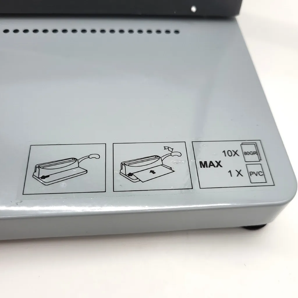 Machine à relier A4 MC10 idéale pour rapports et présentations métal