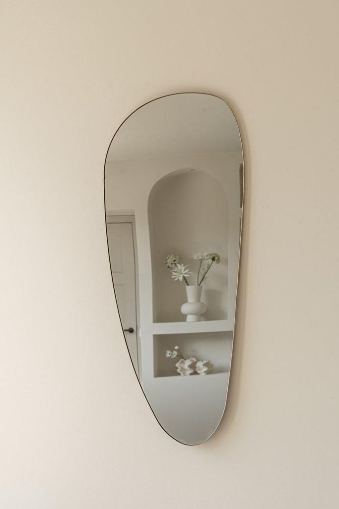 Indore Home – Spiegel Dean – organische Form – asymmetrisch – Wandspiegel – 120 cm – Gold