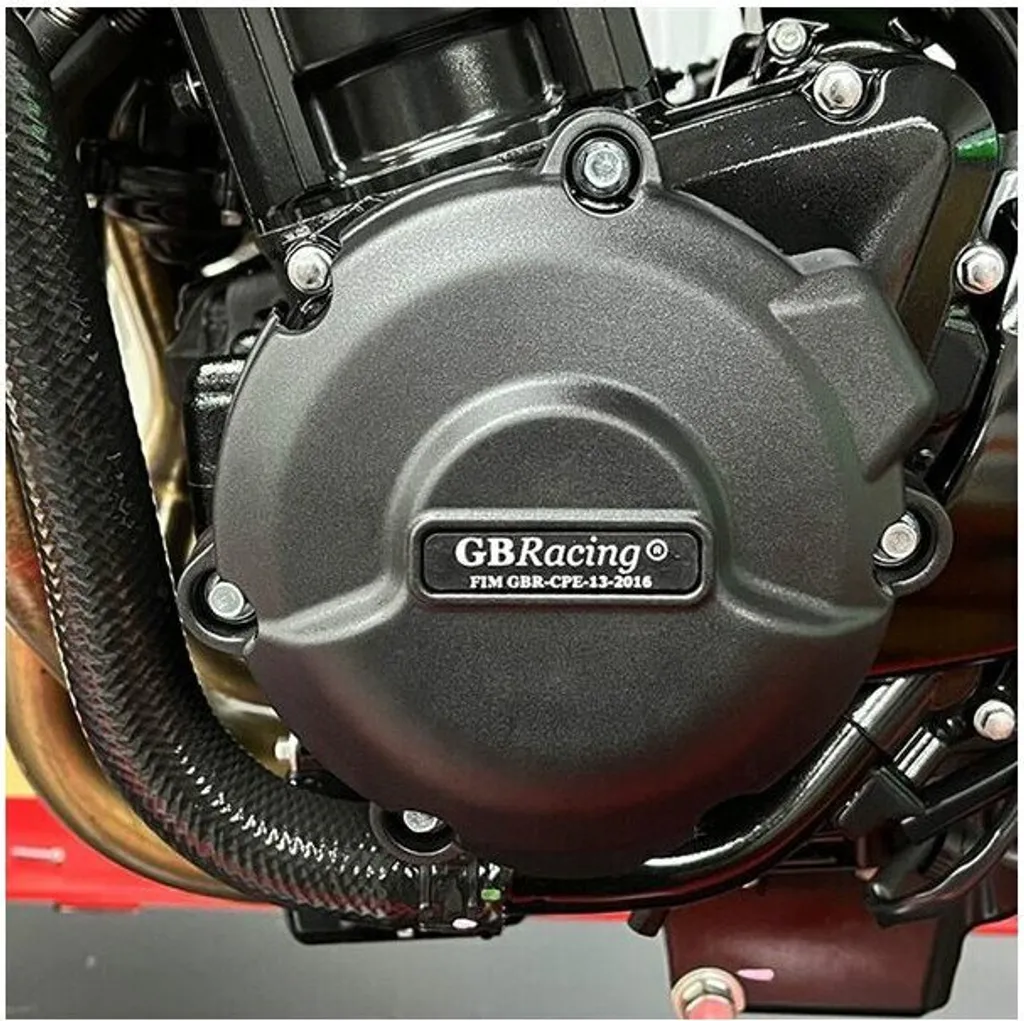 Protecteur couvercle alternateur GBRacing évite fuite huile moto