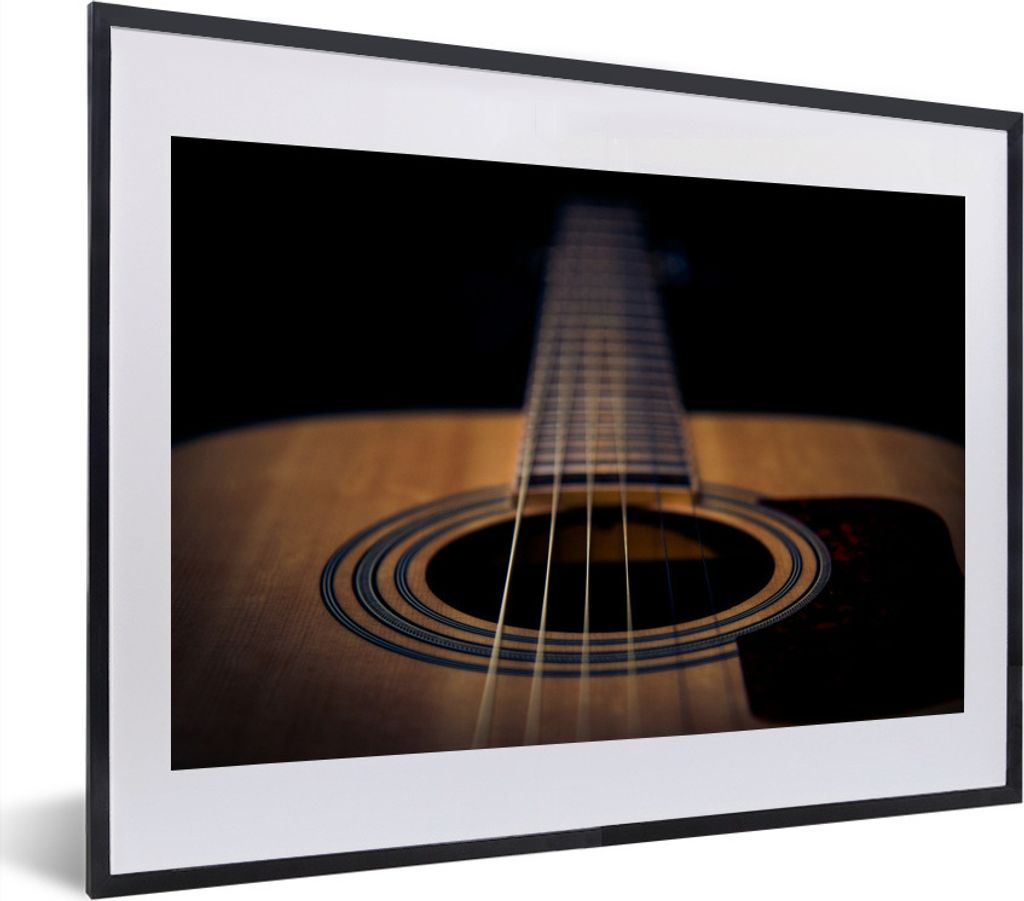 MuchoWow MuchoWow Gerahmtes Poster Nahaufnahme einer akustischen Gitarre auf schwarzem Hintergrund 40x30 cm - Poster mit zchwarzem Bilderrahmen...