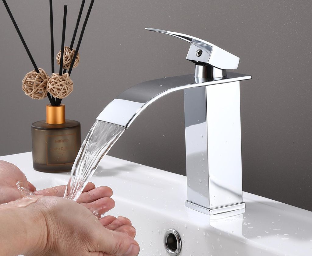 Badarmatur Wasserfall Wasserhahn Badezimmer Armatur Produktbild 