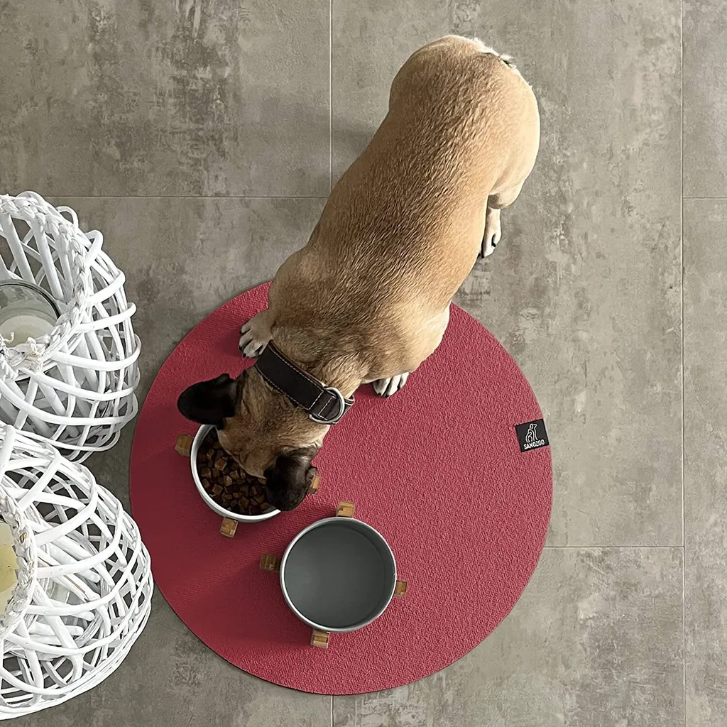 SANOZOO® Tappetino Ciotola Rosso Oeko-Tex - Must-Have Pet Care 60cm