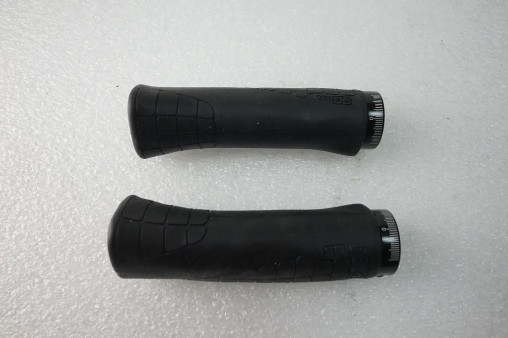 Poignée VTT SQLAB 711 2.0 Tech & Trail Noir - Grip Haute Précision