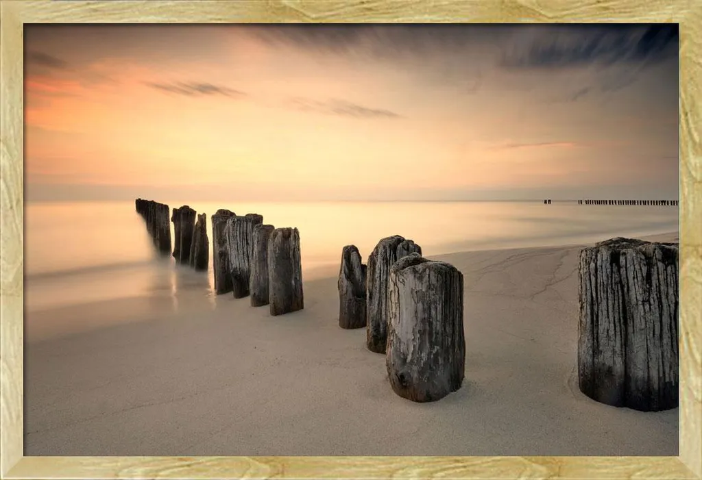 Offerta Poster Breakwater Beach 61x91,5 + Cornice Shinsuke Maxi Faggio