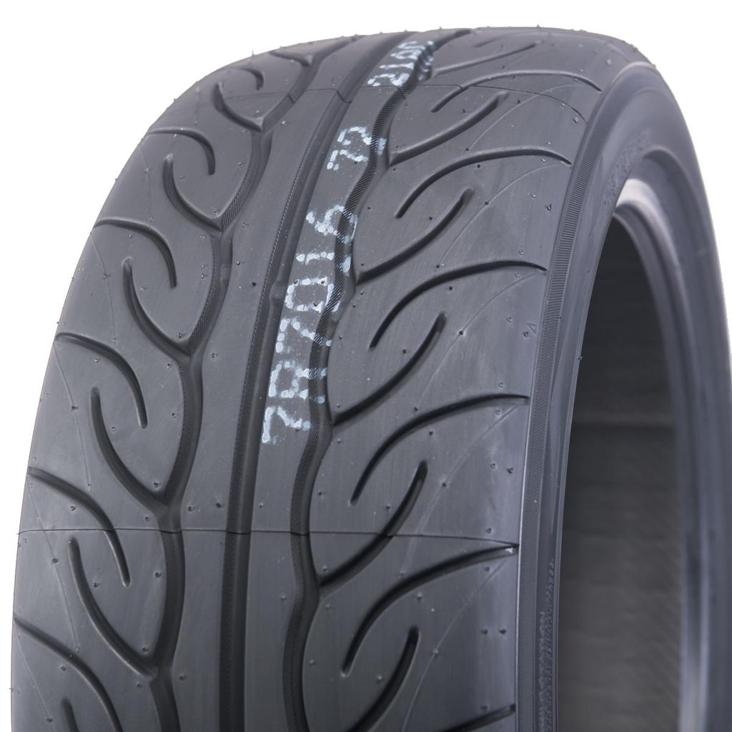 Yokohama Advan Neova AD08 RS 215/45 R17 87 W Immagine del prodotto 
