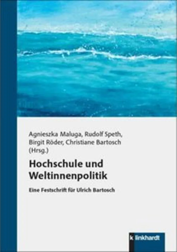 Analyse Critique Hochschule und Weltinnenpolitik - Édition de Référence