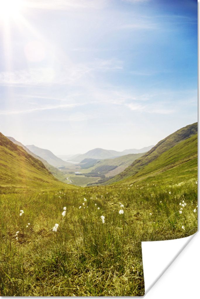MuchoWow Poster Wunderschöne Grasebene mit schöner Aussicht in Glen Coe 40x60 cm - Plakate für die Wand - Poster Babyzimmer