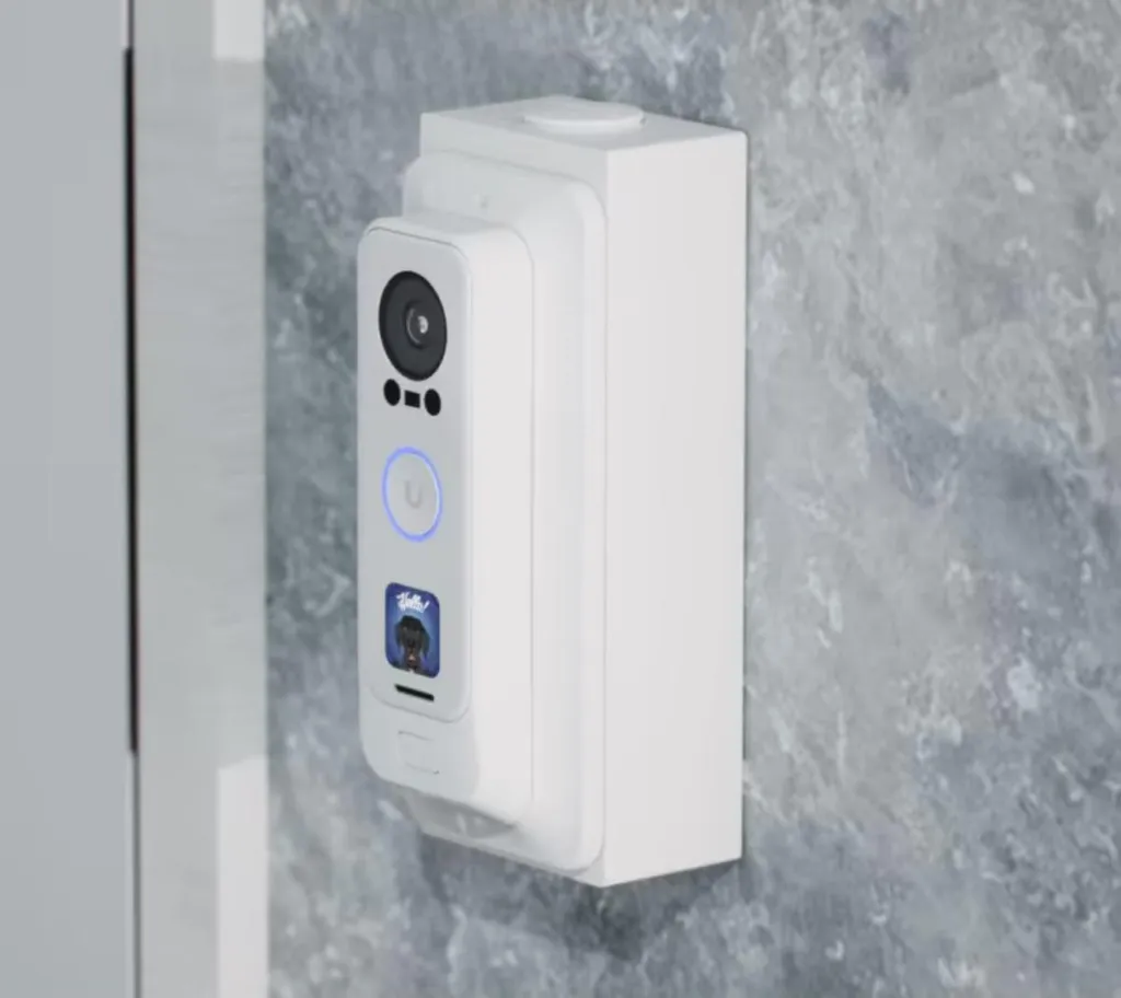 Boîtier Ubiquiti Reader Pro blanc avec passage de câble - Finition ABS - 9