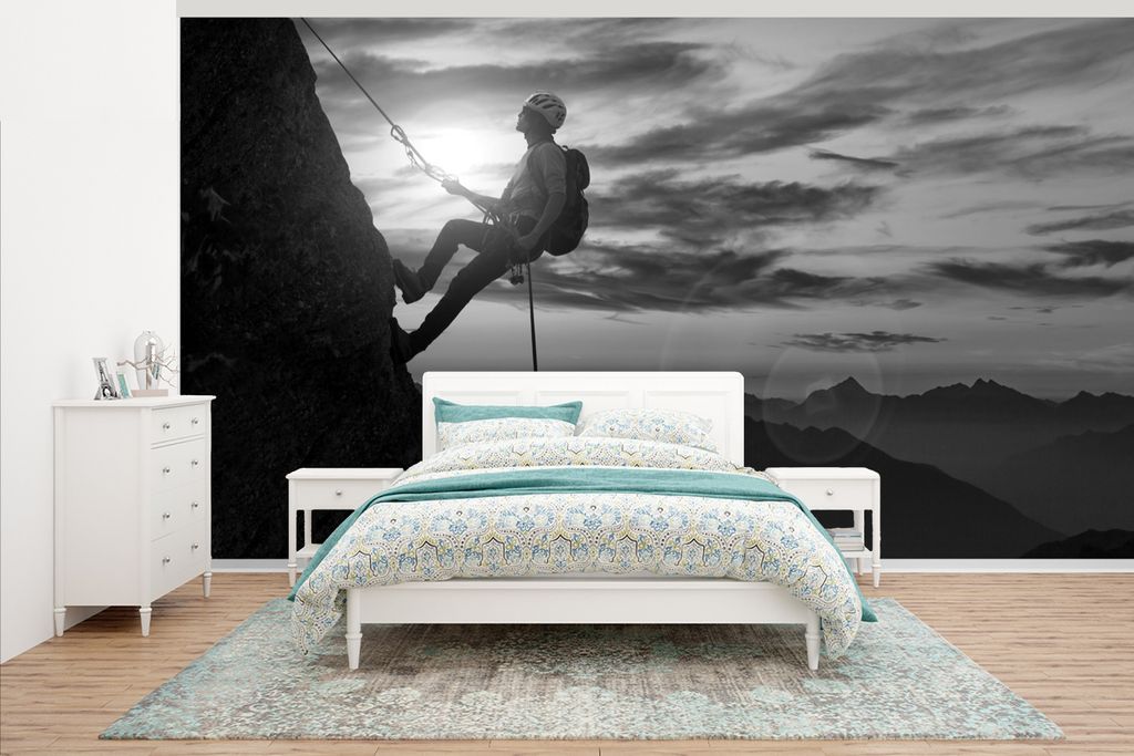 MuchoWow Fototapete für Wohnzimmer oder Schlafzimmer Wandtapete Vinyl Motivtapete Ein Kletterer an einer Felswand - schwarz und weiß - 430x240 ...