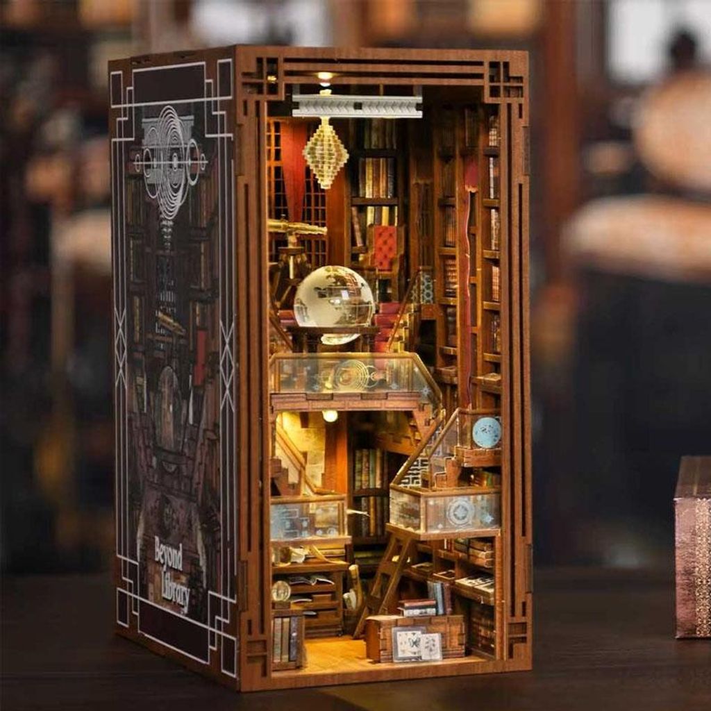 Miniaturowy domek Book Nook - Biblioteka Odkrywcy - Puzzle Zdjęcie produktu 