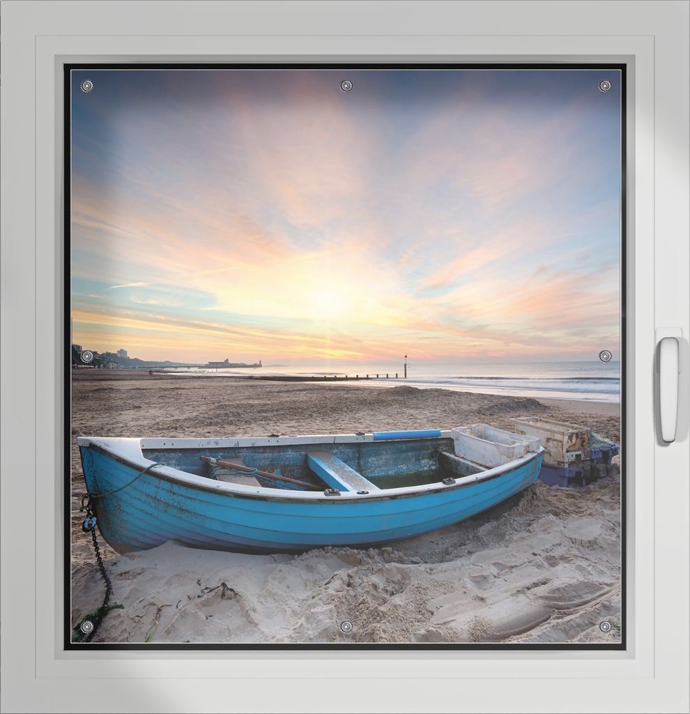 Wallario Lichtschutzbild, Dekorativer Sichtschutz Sonnenschutz 96 x 93 cm mit Motiv: Fischerboot am Strand bei Sonnenuntergang - Verdunklung ohne B...