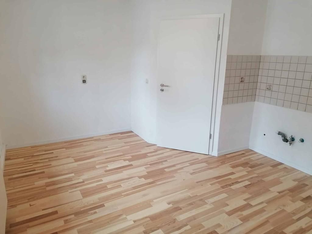 HPFloor | 3,60 m² | Esche Hellbraun 10mm Parkett Schiffsboden, Massivholz Parkettboden, Landhausdiele, Naturbelassen, Langlebig, Einfach zu Verleg...