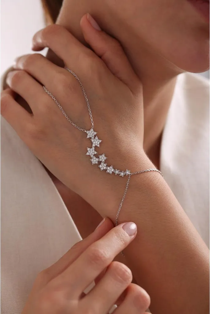 Bijou de main de mariage en argent rhodié et étoile zircone brillante