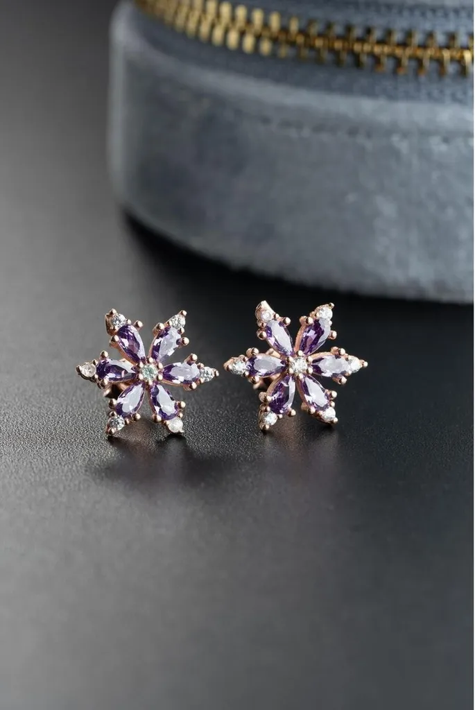 Boucles d'oreilles camélia argent pour mariage ou soirée chic rose