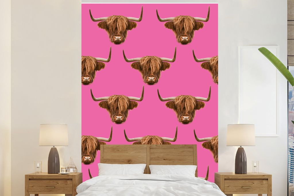 MuchoWow Fototapete für Wohnzimmer oder Schlafzimmer Wandtapete Vinyl Motivtapete Schottischer Highlander - Muster - Rosa - 180x280 cm - Wallpaper