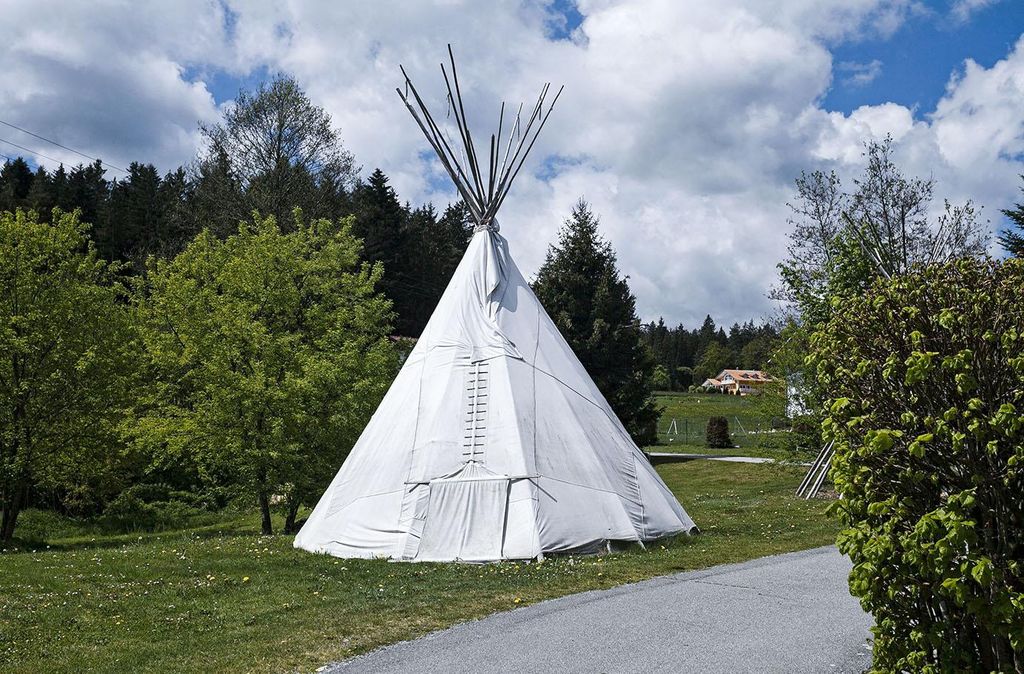 Jochen Schweizer Kurzurlaub im Tipi Viechtach für 2 (2 Nächte); Erlebnis verschenken oder selbst erleben; Gutschein gültig für 2 Personen
