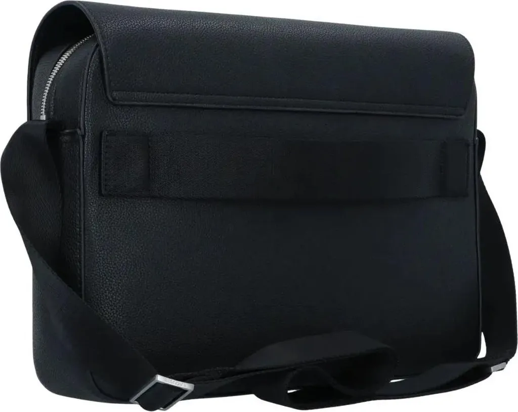 Sacoche Lacoste noire : protégez votre tablette dans ce Messenger Bag
