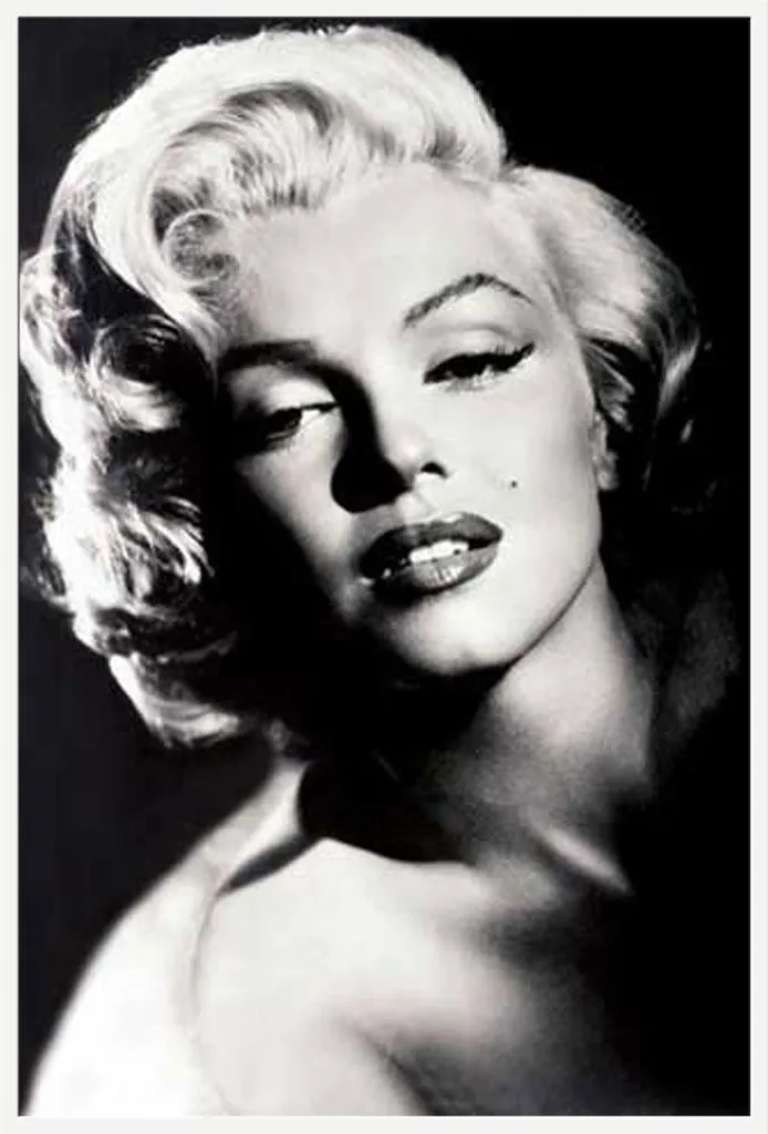 Décoration Murale Marilyn Monroe avec Cadre Blanc Shinsuke pour Salon Chic
