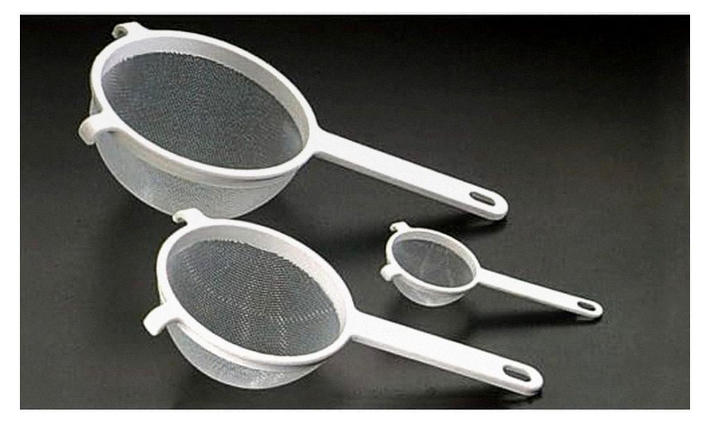 Kunststoffsieb mit Halterung, 14 cm