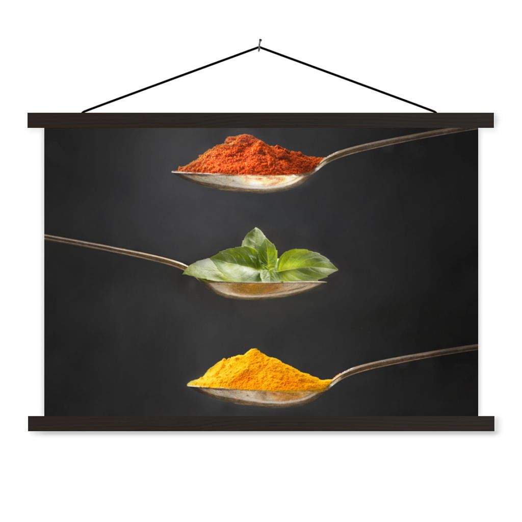 MuchoWow Textilposter Kräuter - Löffel - Gewürze - Schwarz - Italienisch 90x60 cm mit schwarzem Rahmen - Aufhängungssatz