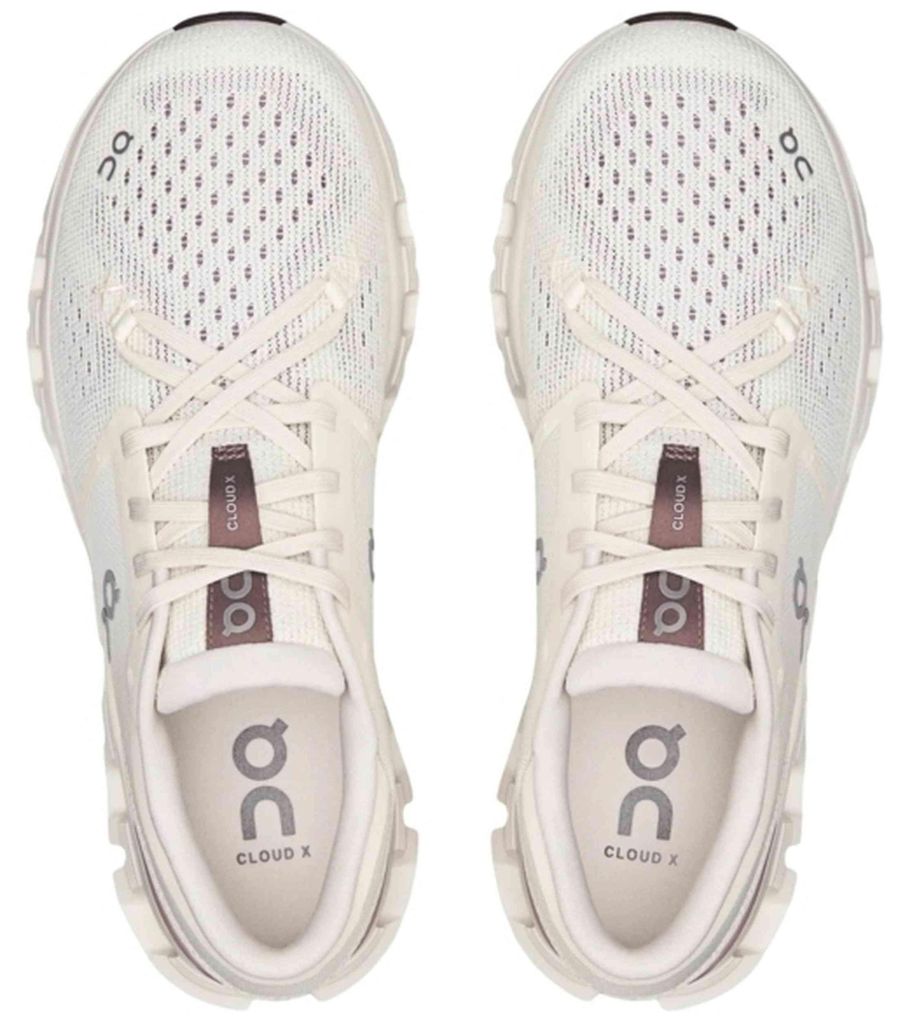 Chaussures de running On Running Cloud X 4 pour Femme Image du produit 