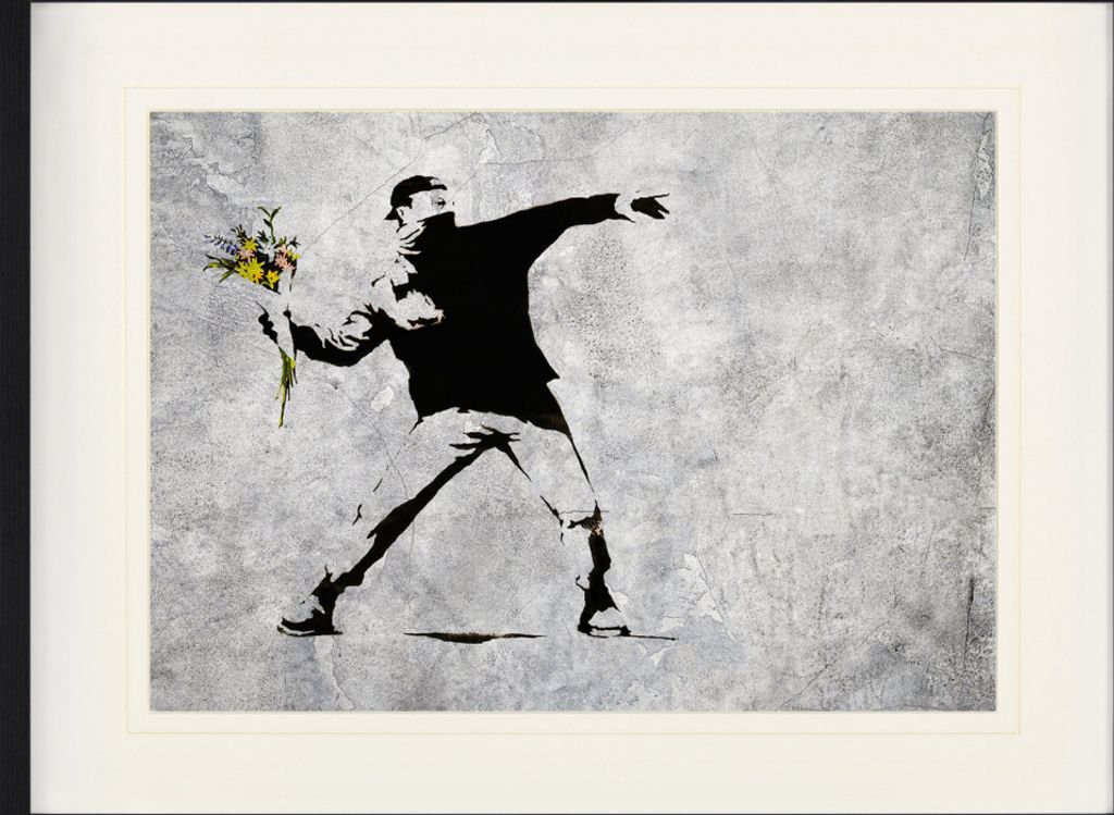 Banksy Gerahmtes Bild Mit Edlem Passepartout | Wand-Bilder | Im Bilderrahmen - Der Blumenwerfer, Graffiti Streetart (60 x 80 cm)