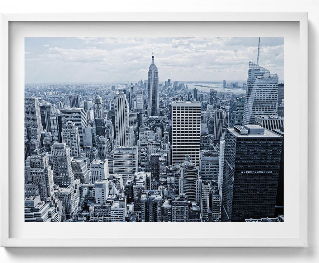 Blick auf New York– Wandbild mit Rahmen – Gerahmtes Bild – Wanddekoration – 80x60 cm – Weiß Rahmen