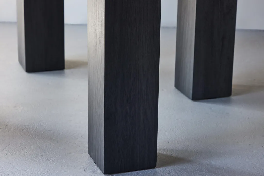 Table à manger Juno Ø120cm noire avec plateau mat et design circulaire - 5