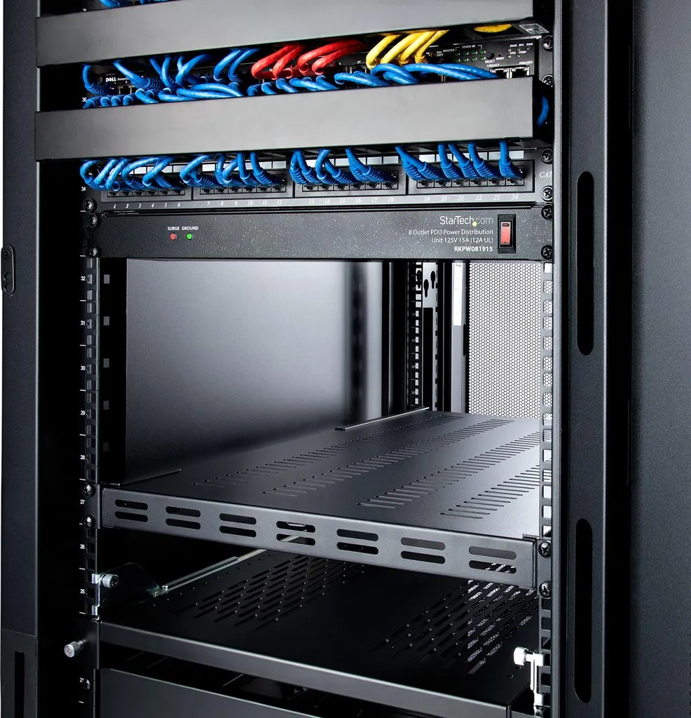StarTech.com Étagère de Rack 1U Ventilée Réglable 150kg - Noir Acier - 11