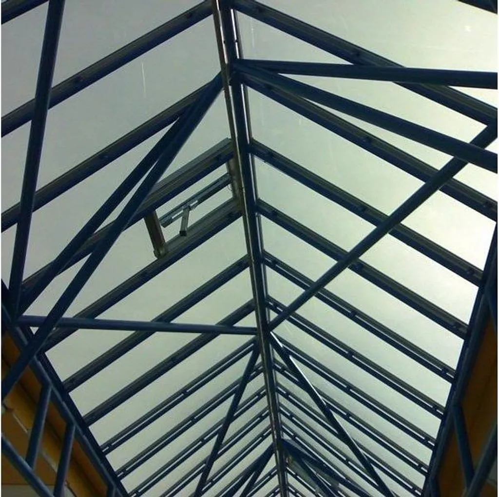 Anti-chaleur : Film solaire gris pour toit polycarbonate et plexiglas 5m