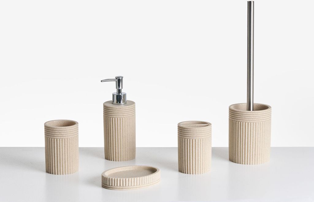 BELIANI Badezimmer Set 5-Teilig Hellbeige Kunstharz Seiloptik Rillenoptik Modern Seifenschale Seifenspender Zahnbürstenhalter Toilettenbürste Becher